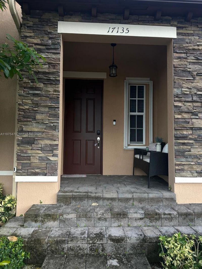 17135 SW 96 St, Miami, FL 33196 Photo