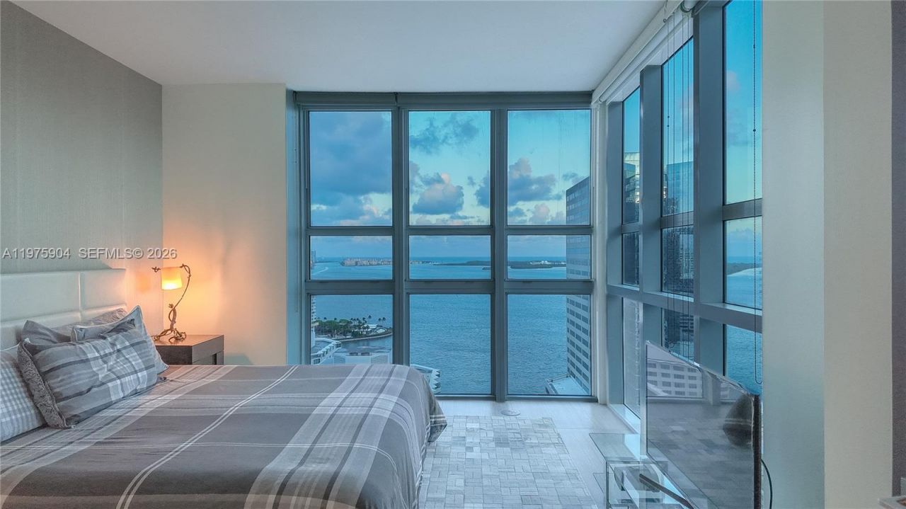 951 Brickell Ave, Unit 2910, Miami, FL 33131 Photo