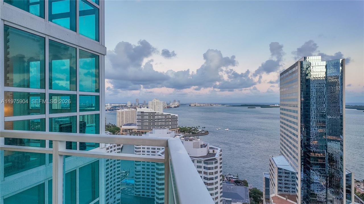 951 Brickell Ave, Unit 2910, Miami, FL 33131 Photo