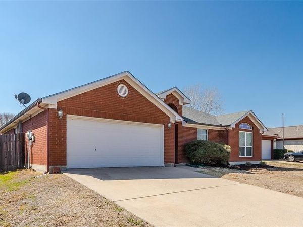 1017 Caleb Street, Burleson, TX 76028