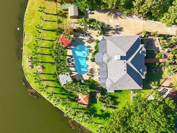 2910 Lakeshore Court, Arlington, TX 76013