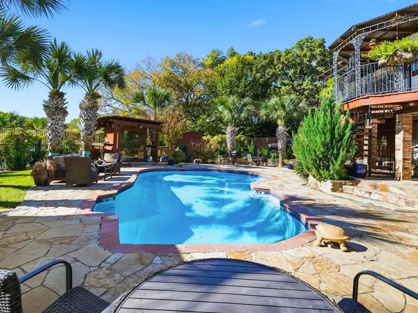 2910 Lakeshore Court, Arlington, TX 76013