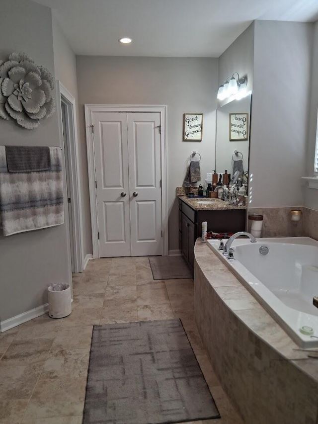 605 S Pointe Boulevard Photo 22