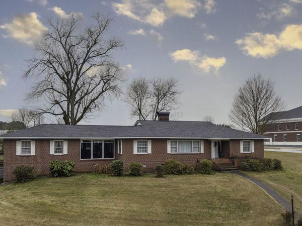 202 Iris Drive, Centre, AL 35960