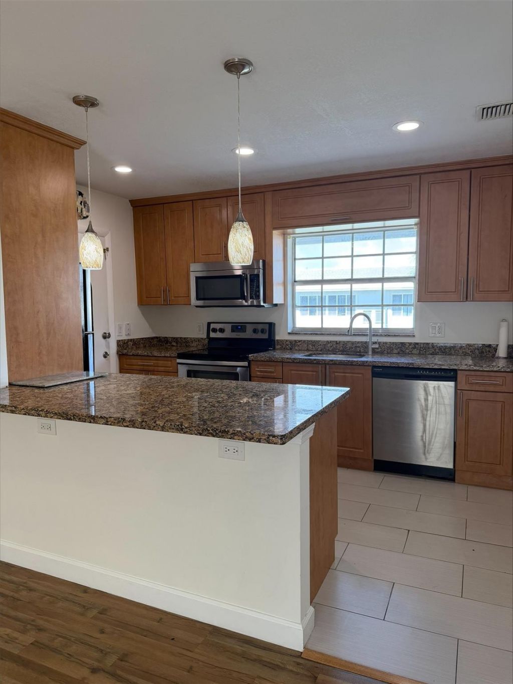 2017 S Seacrest Blvd, Unit D, Boynton Beach, FL 33435 Photo