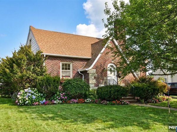 65 Avenue C, LODI, NJ 07644