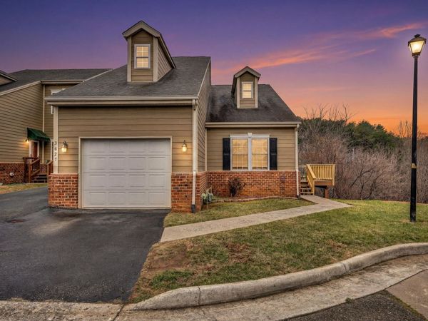 3827 Alexandra CT, Roanoke, VA 24012