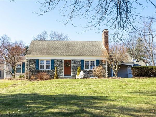 3335 Crestview Dr, Bethel Park, PA 15102