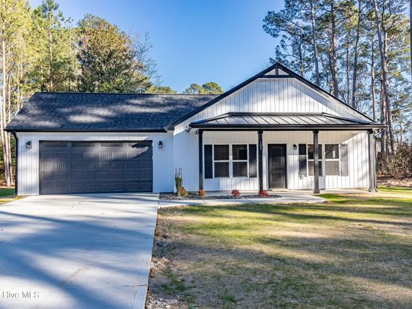 105 Franklin Street, La Grange, NC 28551