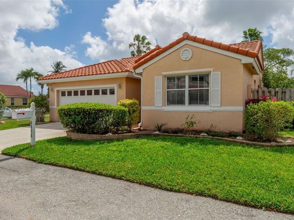 6618 Skipper Ter, Margate, FL 33063