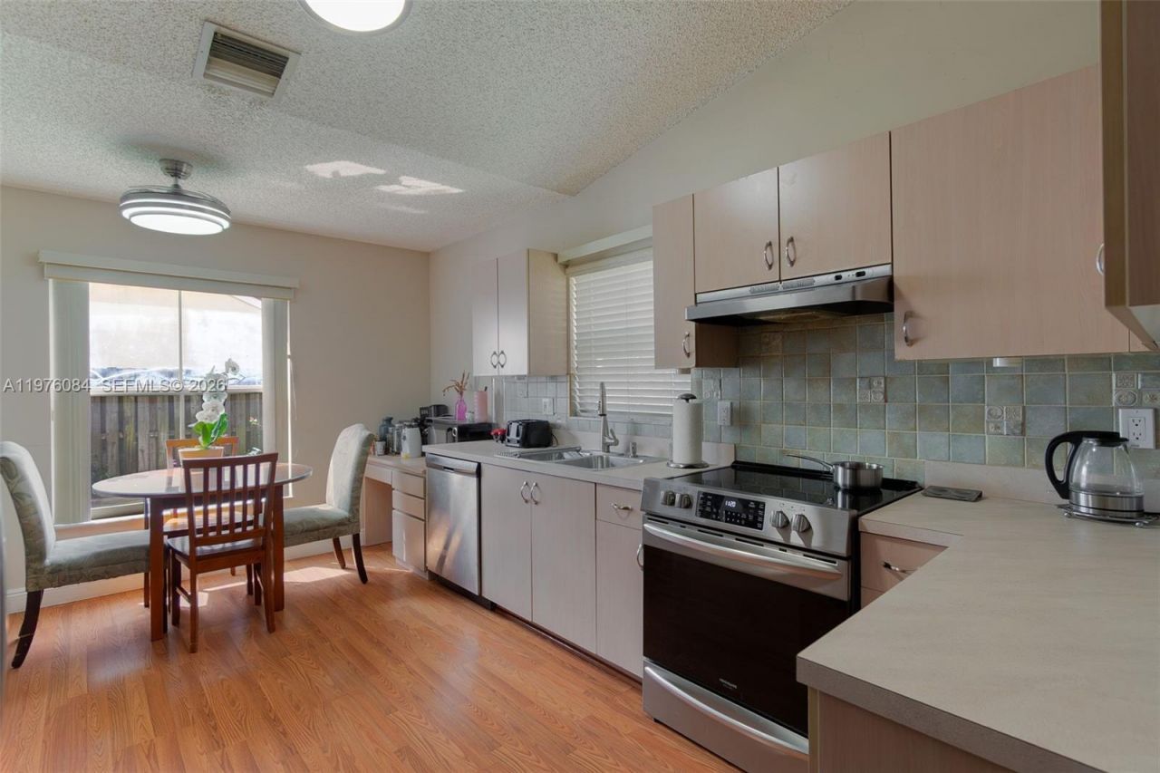 6618 Skipper Ter, Margate, FL 33063 Photo