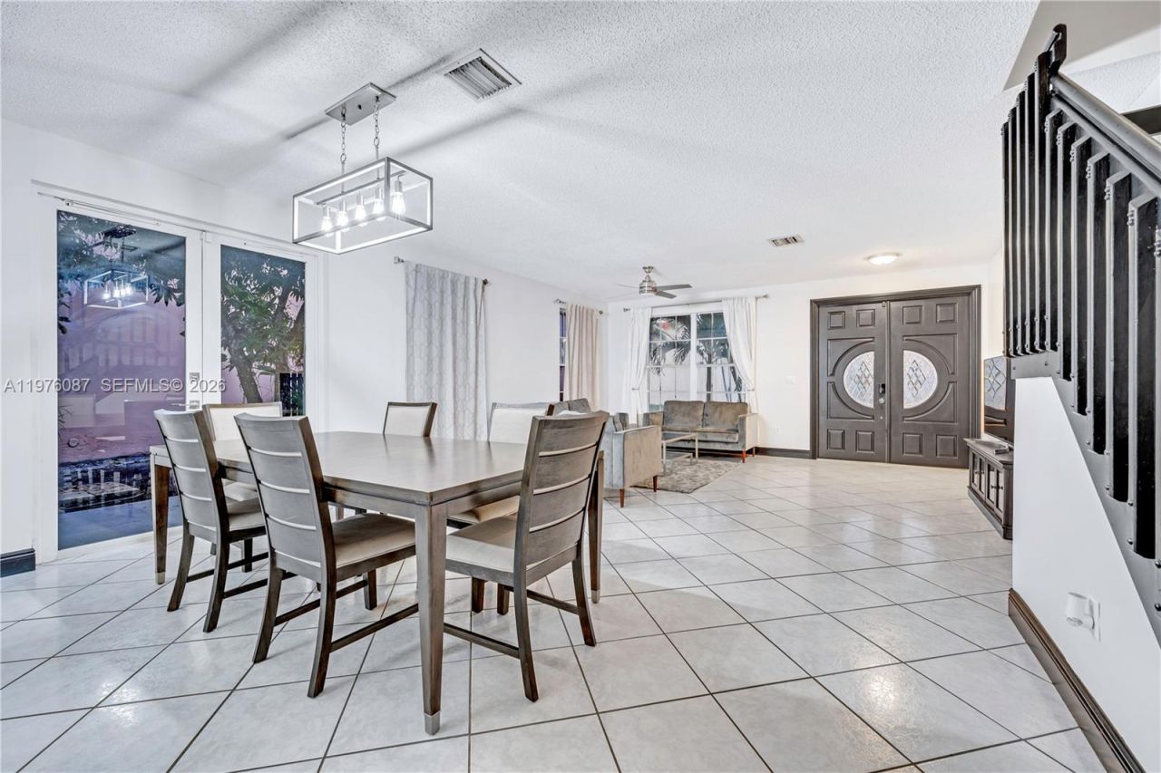 15255 SW 108th Ter, Miami, FL 33196 Photo