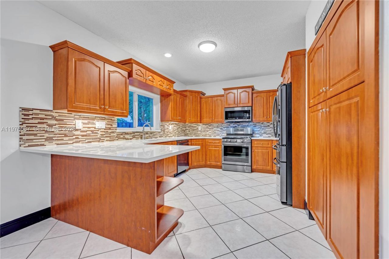 15255 SW 108th Ter, Miami, FL 33196 Photo