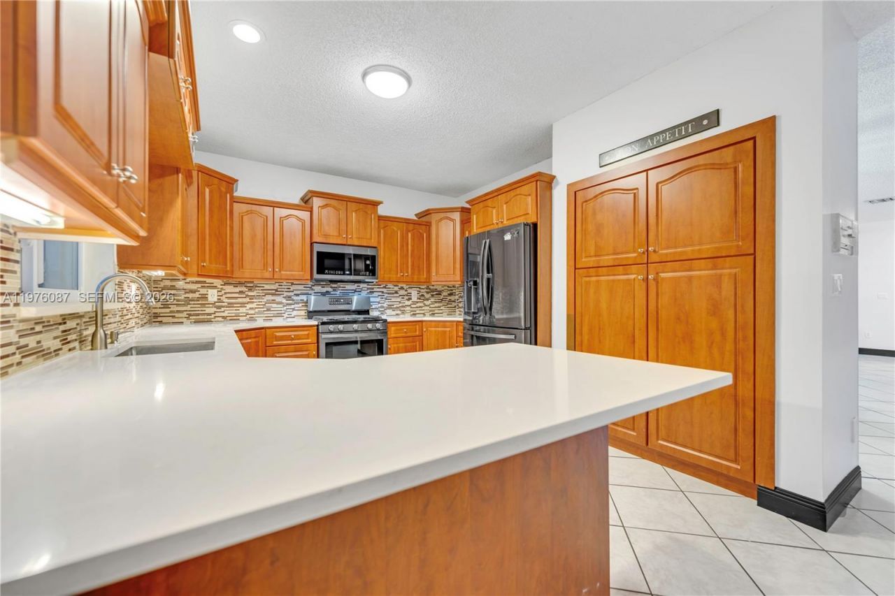 15255 SW 108th Ter, Miami, FL 33196 Photo