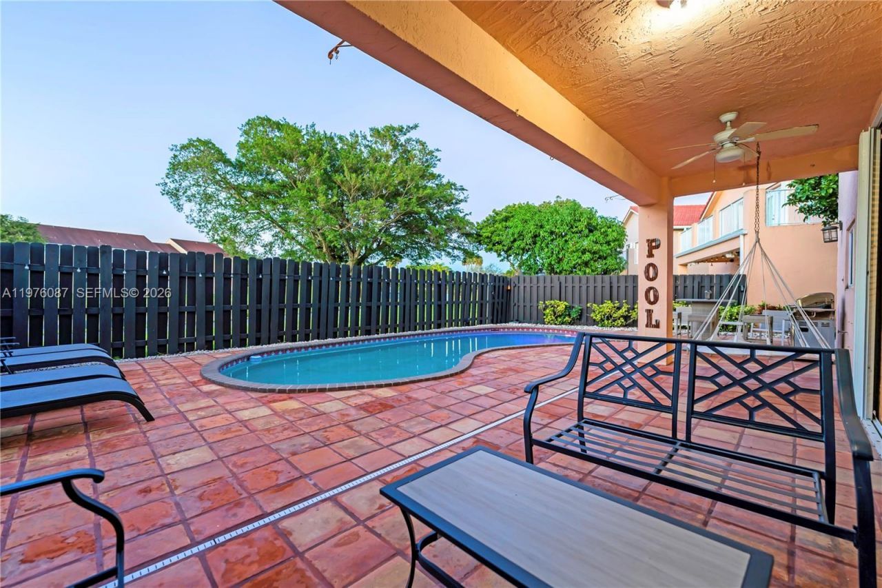 15255 SW 108th Ter, Miami, FL 33196 Photo