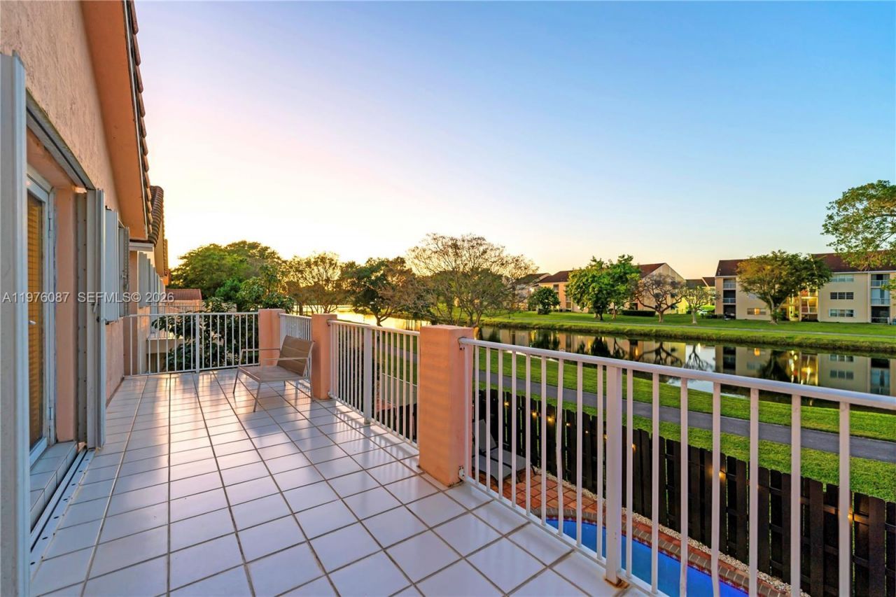 15255 SW 108th Ter, Miami, FL 33196 Photo