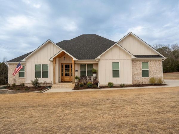 1 Avrey Lane, Greenbrier, AR 72058