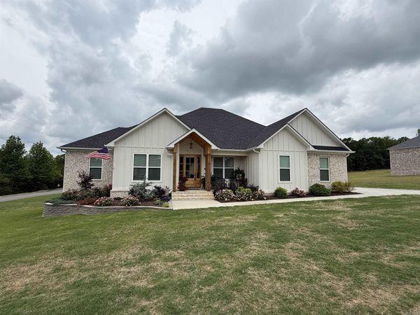 1 Avrey Lane, Greenbrier, AR 72058