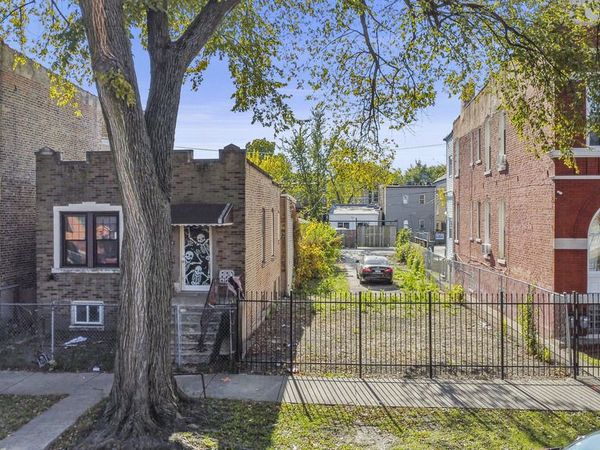 3041 W Flournoy Street, Chicago, IL 60612