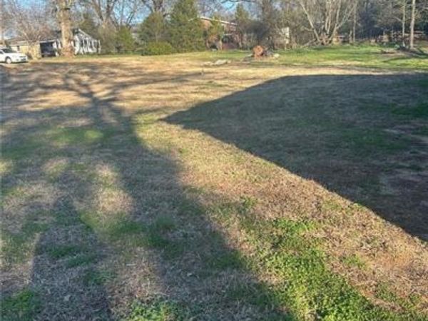 857 College St, Royston, GA 30662