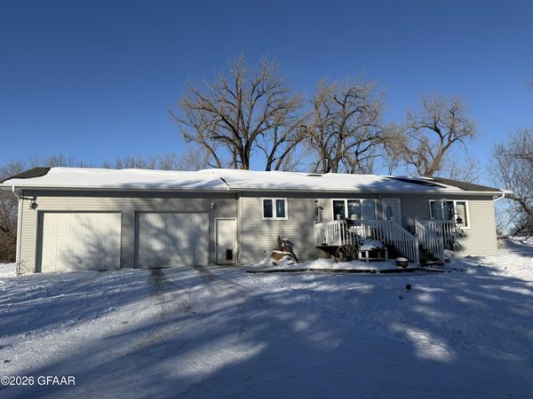 6823 141 Avenue NE, Grafton, ND 58237