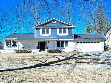 433 Dutch Mill Drive, Flushing, MI 48433