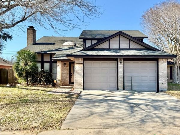 213 Timber Drive, Victoria, TX 77904