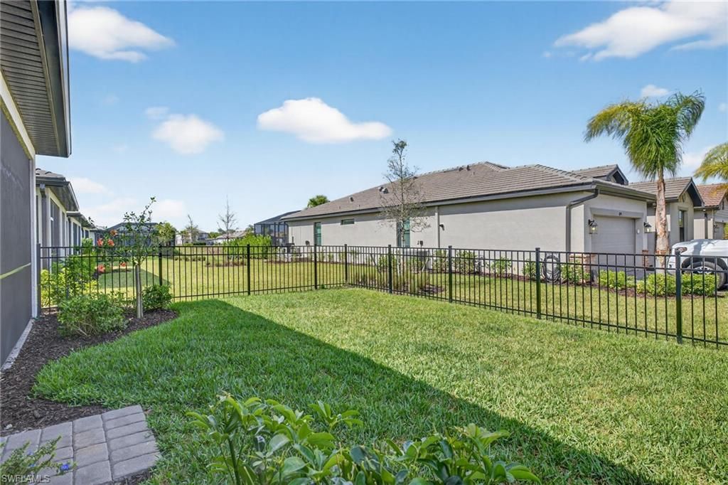 20548 Pebble Glen Dr, Estero, FL 33928 Photo