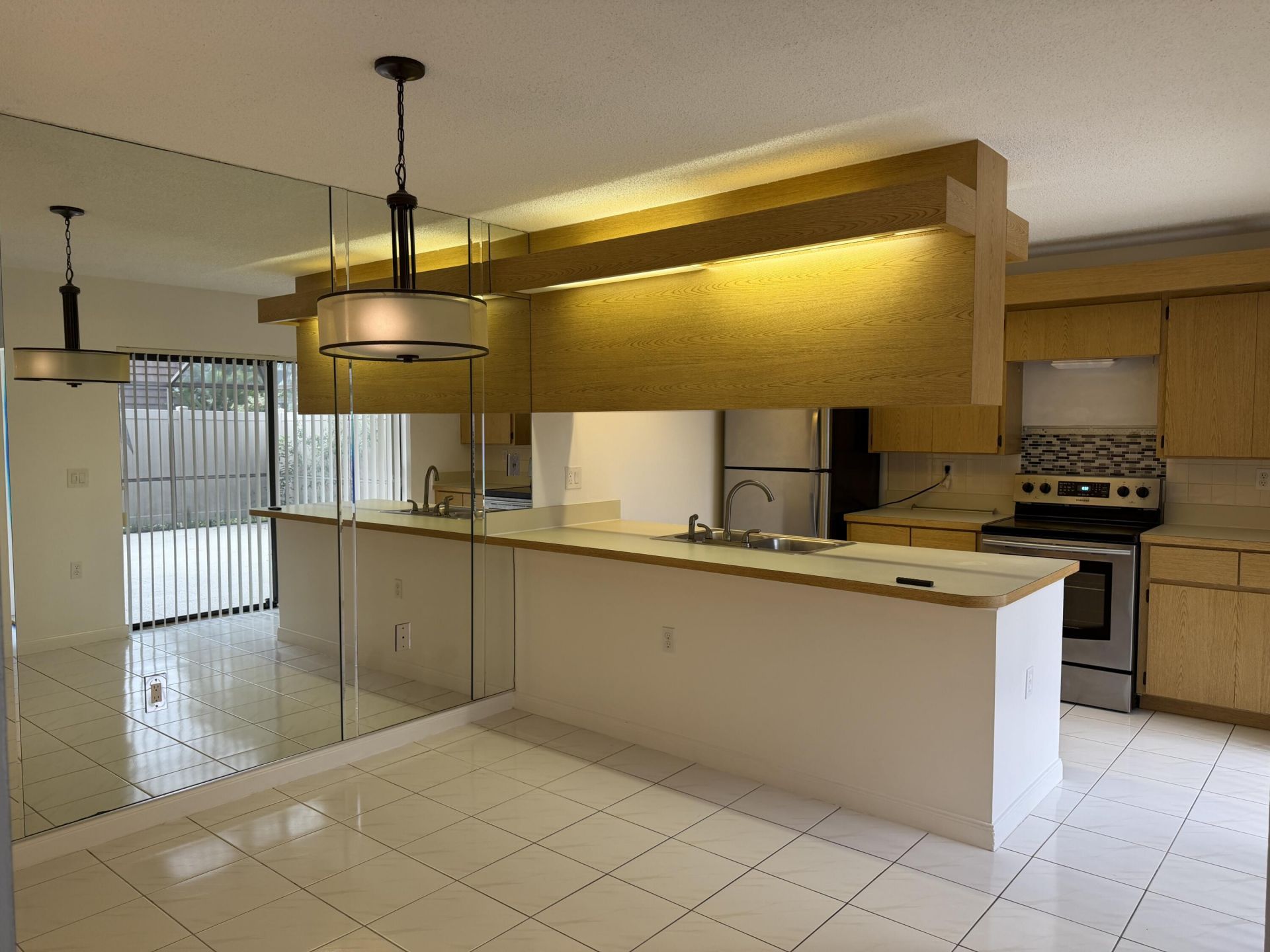 7622 76th, Unit 200, West Palm Beach, FL 33407 Photo