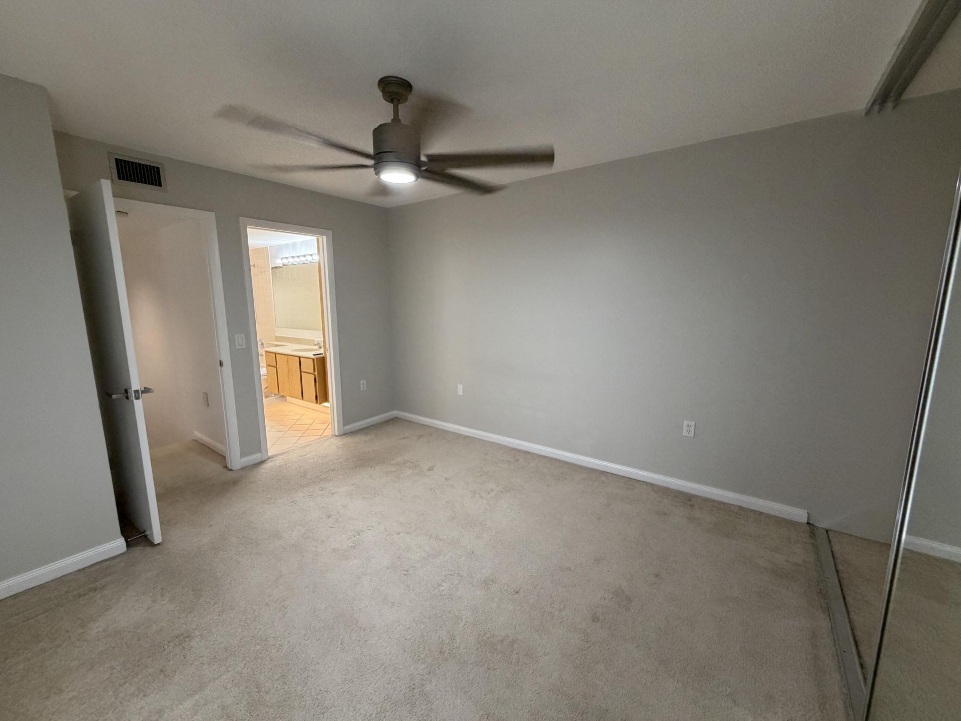 7622 76th, Unit 200, West Palm Beach, FL 33407 Photo