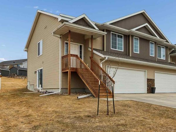 600 Riley Ln, West Branch, IA 52358