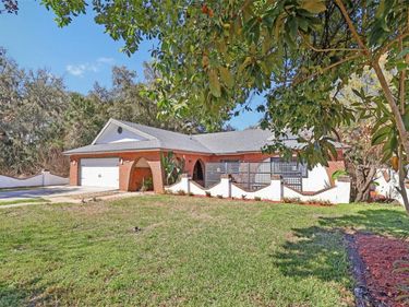 4219 MAGNOLIA AVENUE , LEESBURG, FL 34748