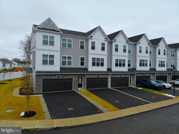 2 WARREN DRIVE , CHALFONT, PA 18914