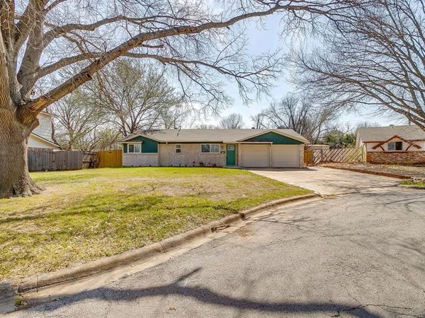 309 Sundown Court, Burleson, TX 76028