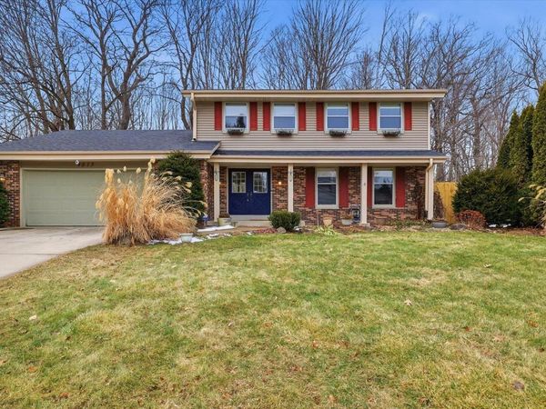 4615 S Camrose AVENUE, New Berlin, WI 53151