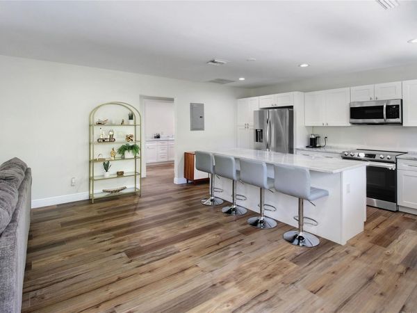 211 SE 16th Avenue, Unit 2, Fort Lauderdale, FL 33301