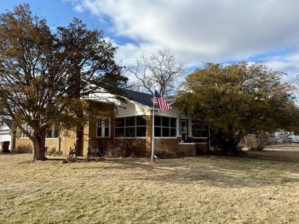 203 S First Street , Fisher, IL 61843