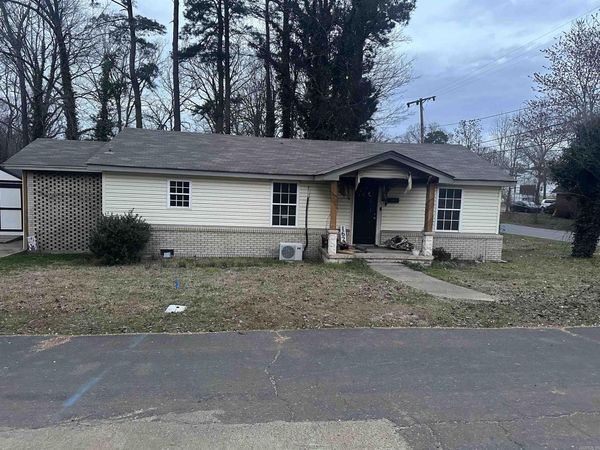 1628 Pleasant Street , Malvern, AR 72104