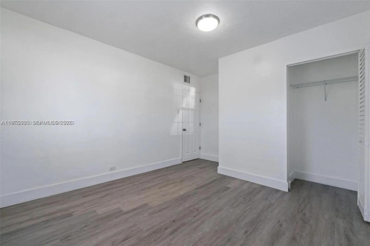 2410 NW 159th Ter, Miami Gardens, FL 33054 Photo