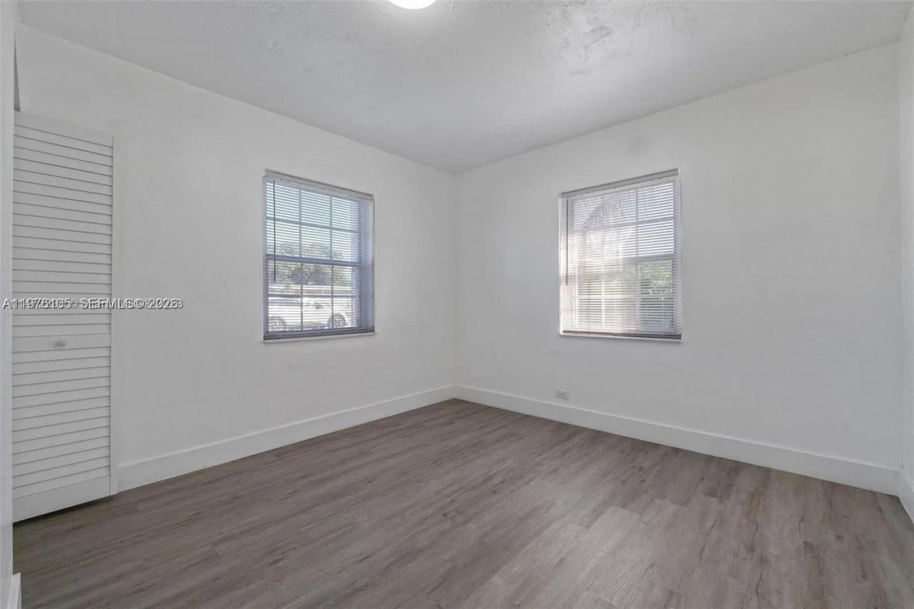 2410 NW 159th Ter, Miami Gardens, FL 33054 Photo