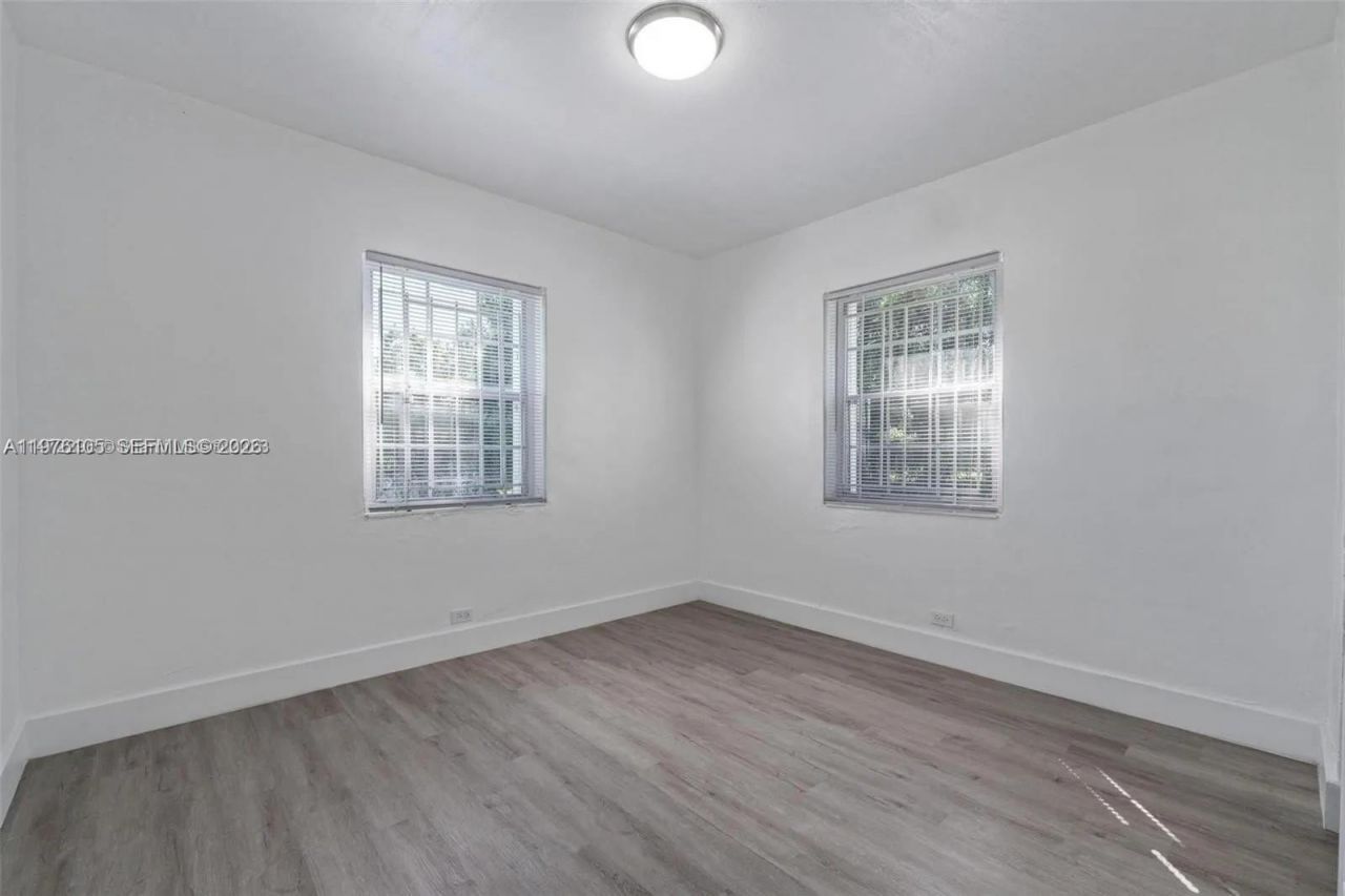 2410 NW 159th Ter, Miami Gardens, FL 33054 Photo