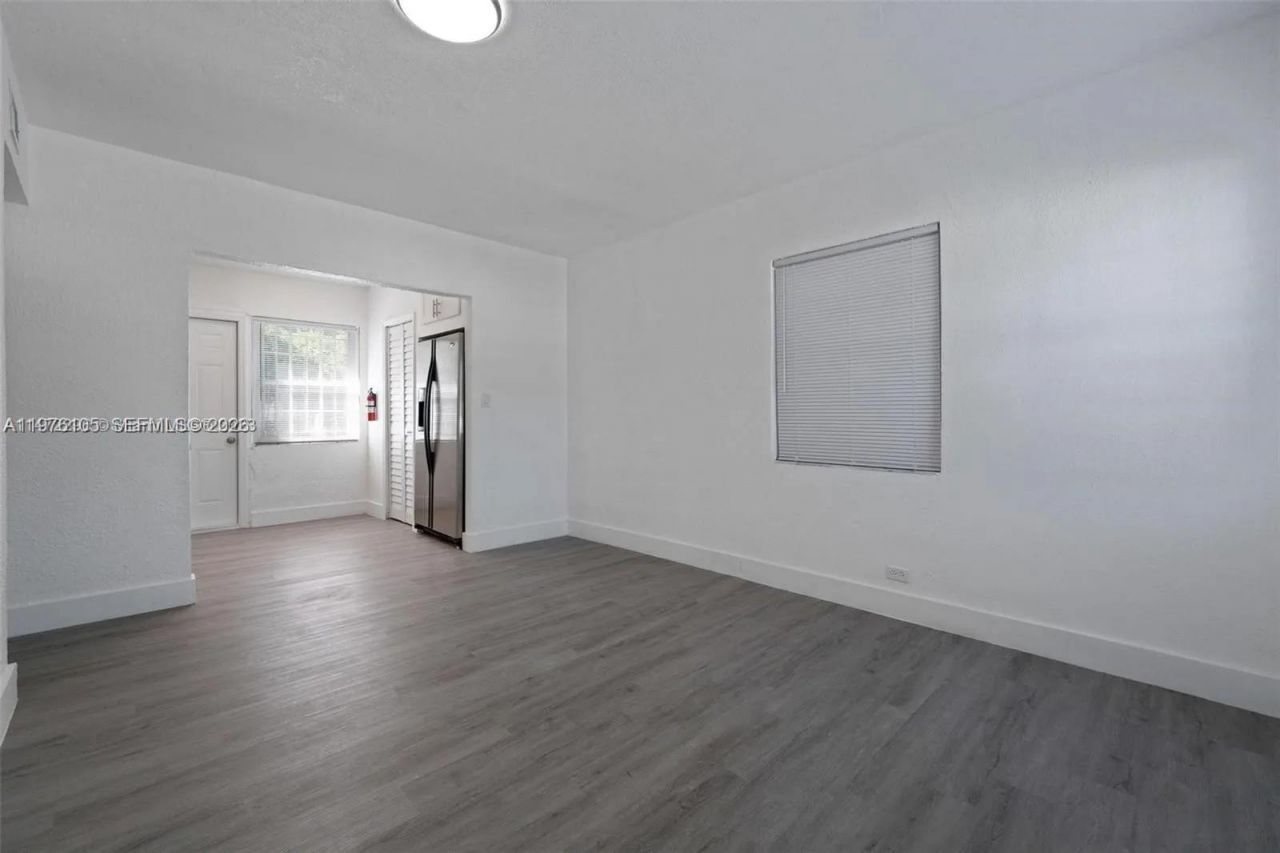 2410 NW 159th Ter, Miami Gardens, FL 33054 Photo