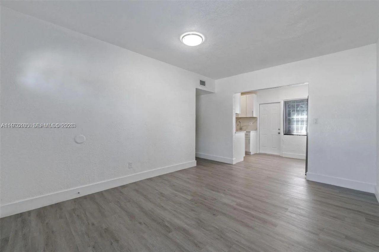 2410 NW 159th Ter, Miami Gardens, FL 33054 Photo