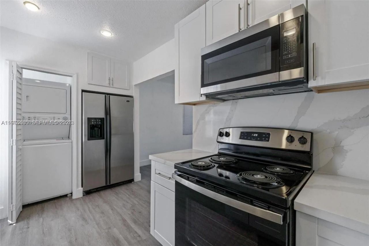 2410 NW 159th Ter, Miami Gardens, FL 33054 Photo