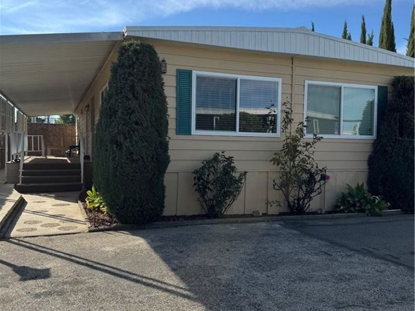8801 Eton Avenue, Unit 121, Canoga Park, CA 91304