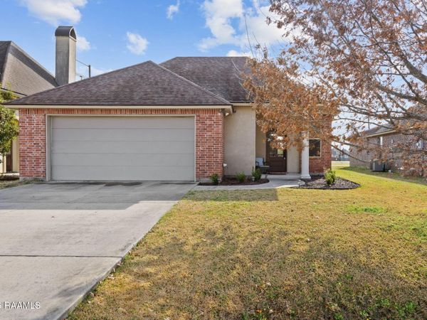 300 Overbrook Drive , Broussard, LA 70518