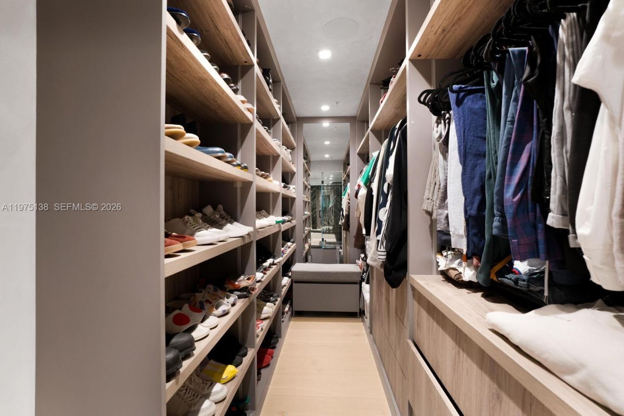 90 SW 3rd St, Unit PH-14, Miami, FL 33130 Photo