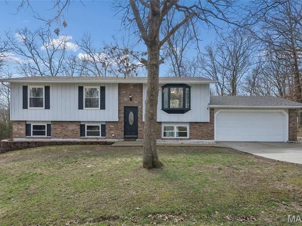 8 Dogwood Lane, Hillsboro, MO 63050