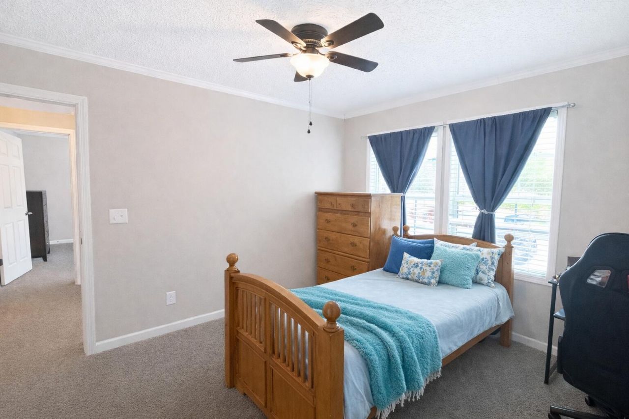 1036 Black Tom Road Photo 12