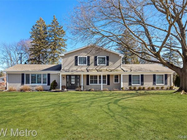 5897 Sutters Lane, Bloomfield Hills, MI 48301